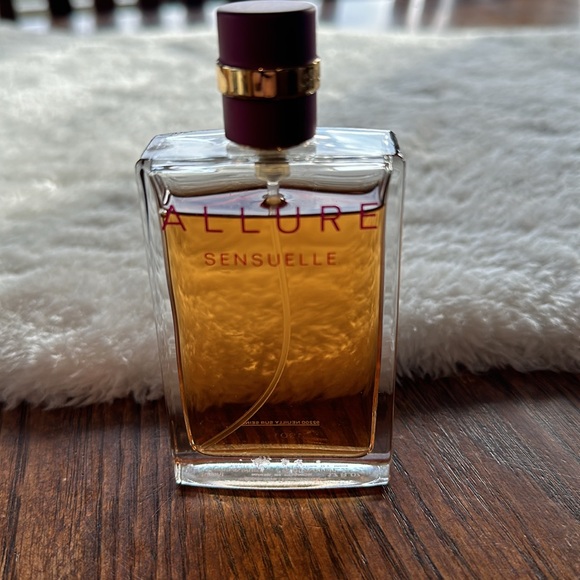Allure perfume by Chanel - Picture 2 of 3